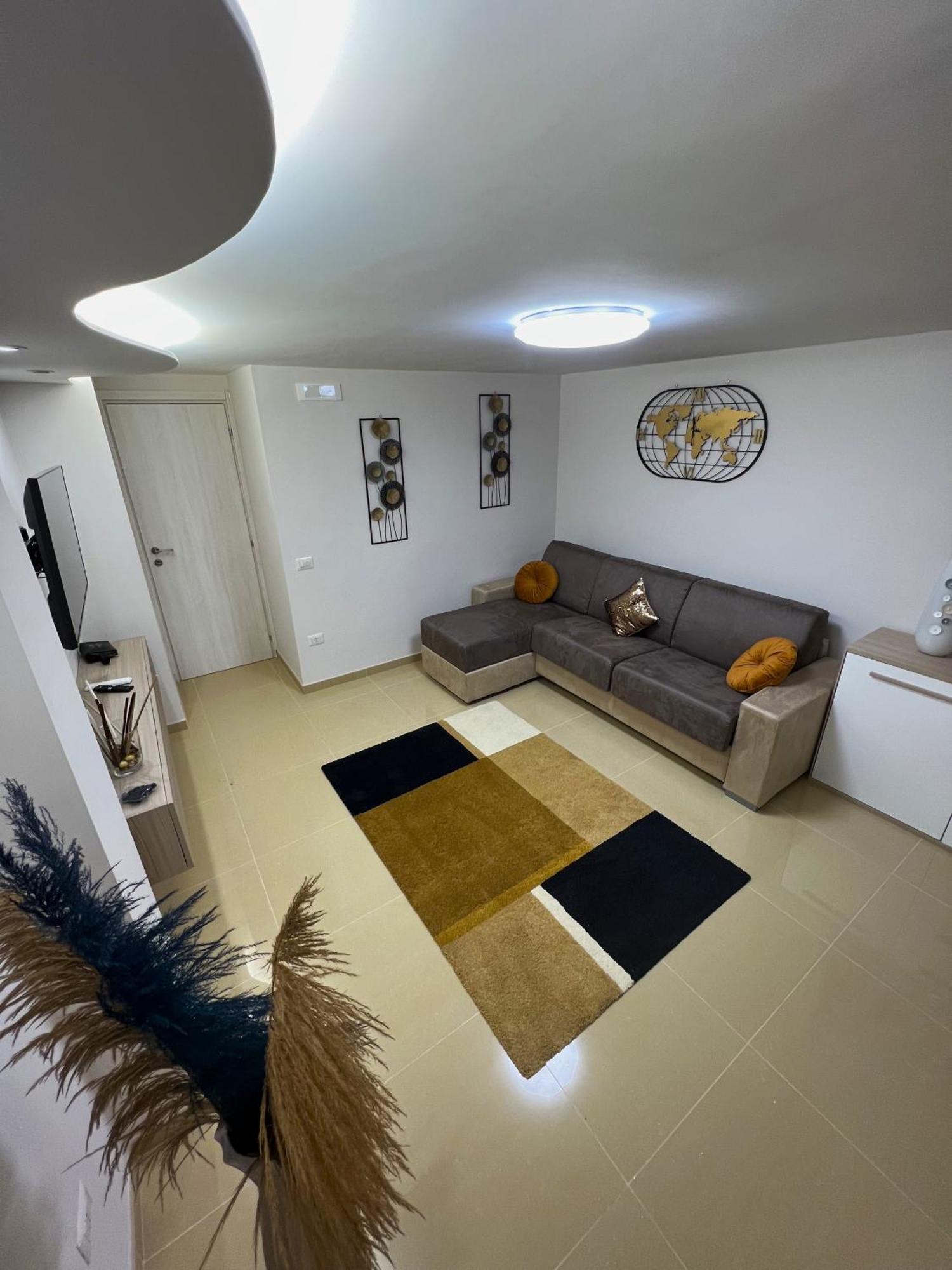 L'Ospite Napoletano Apartment เนเปิลส์ ภายนอก รูปภาพ