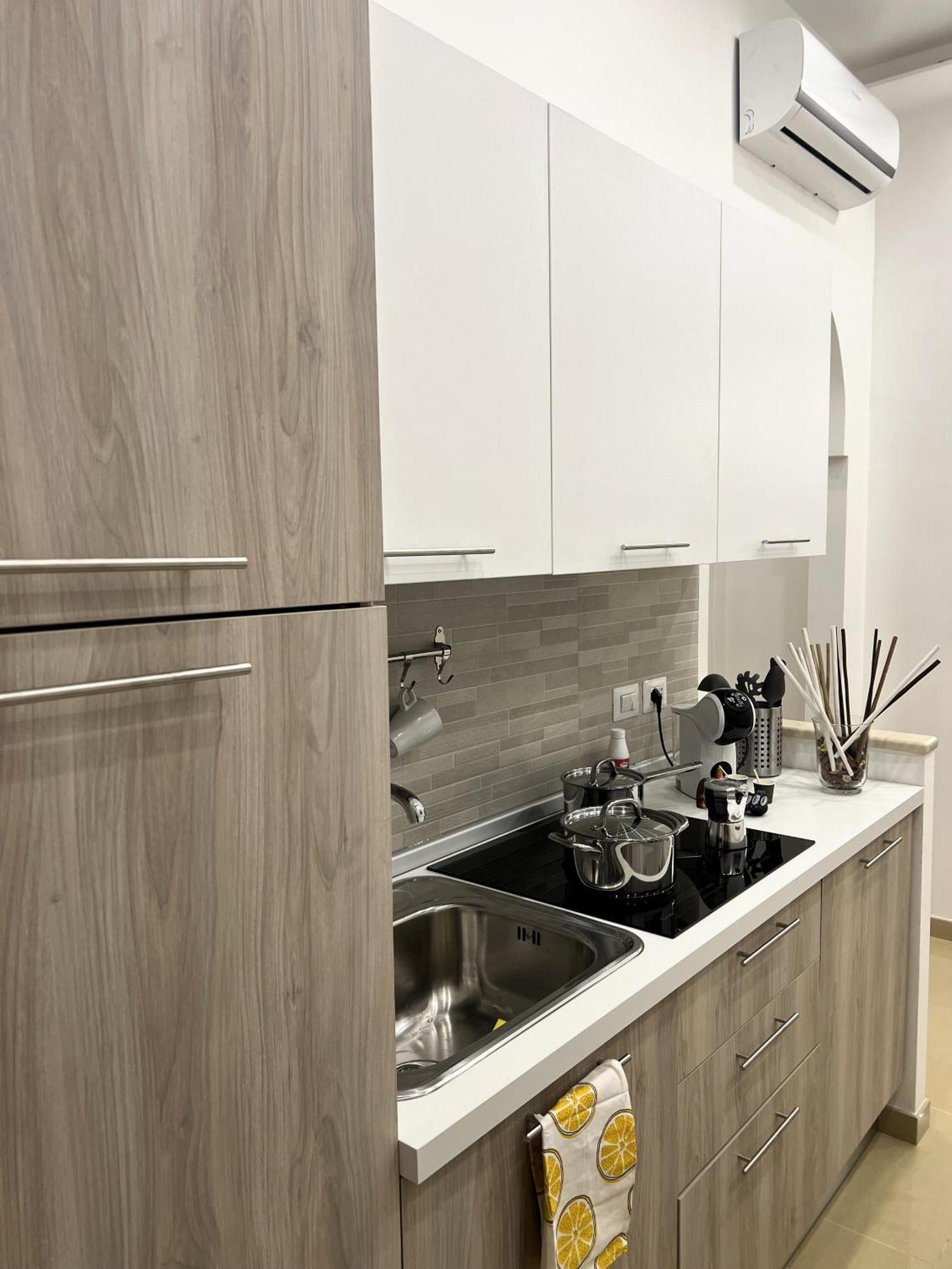 L'Ospite Napoletano Apartment เนเปิลส์ ภายนอก รูปภาพ