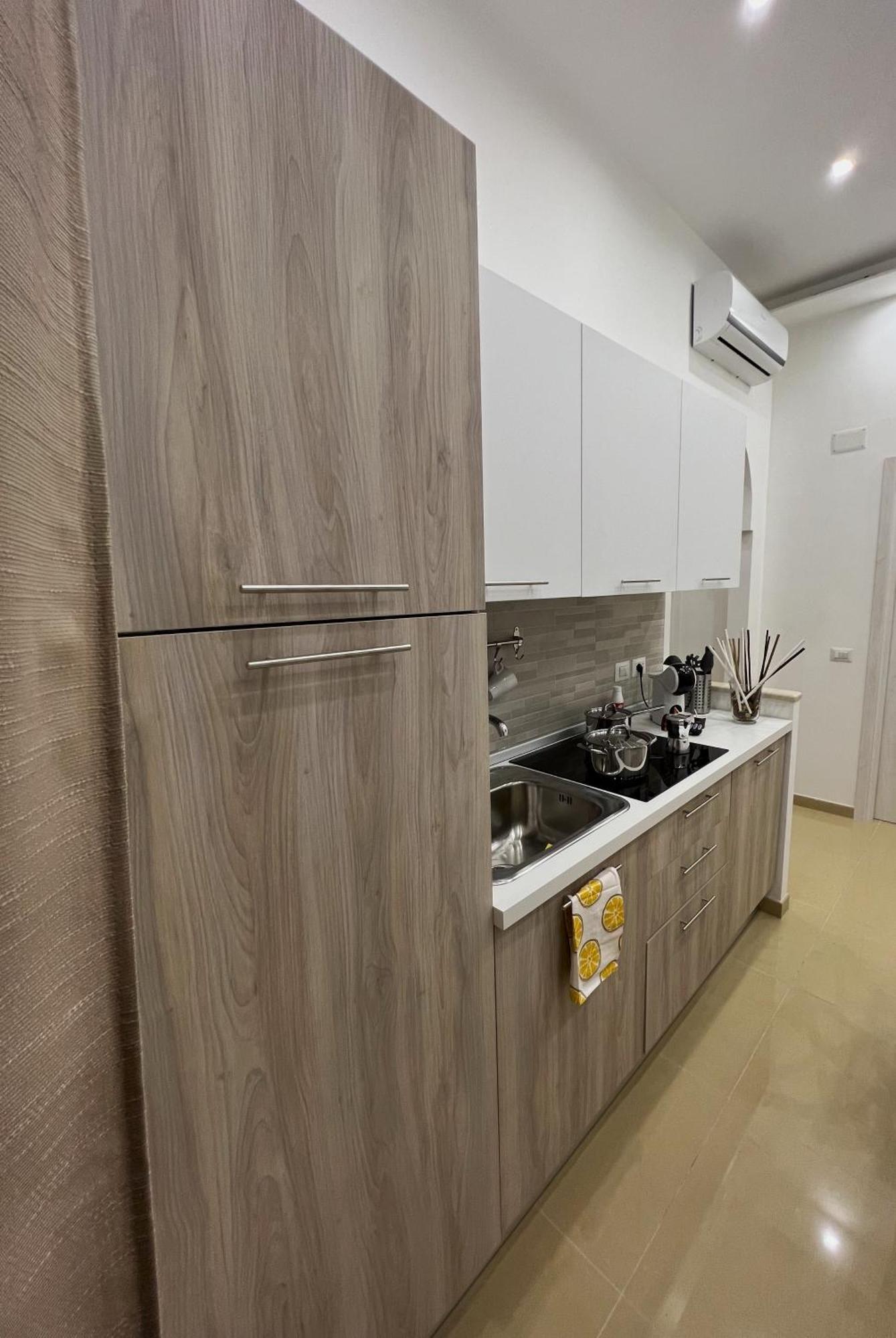 L'Ospite Napoletano Apartment เนเปิลส์ ภายนอก รูปภาพ