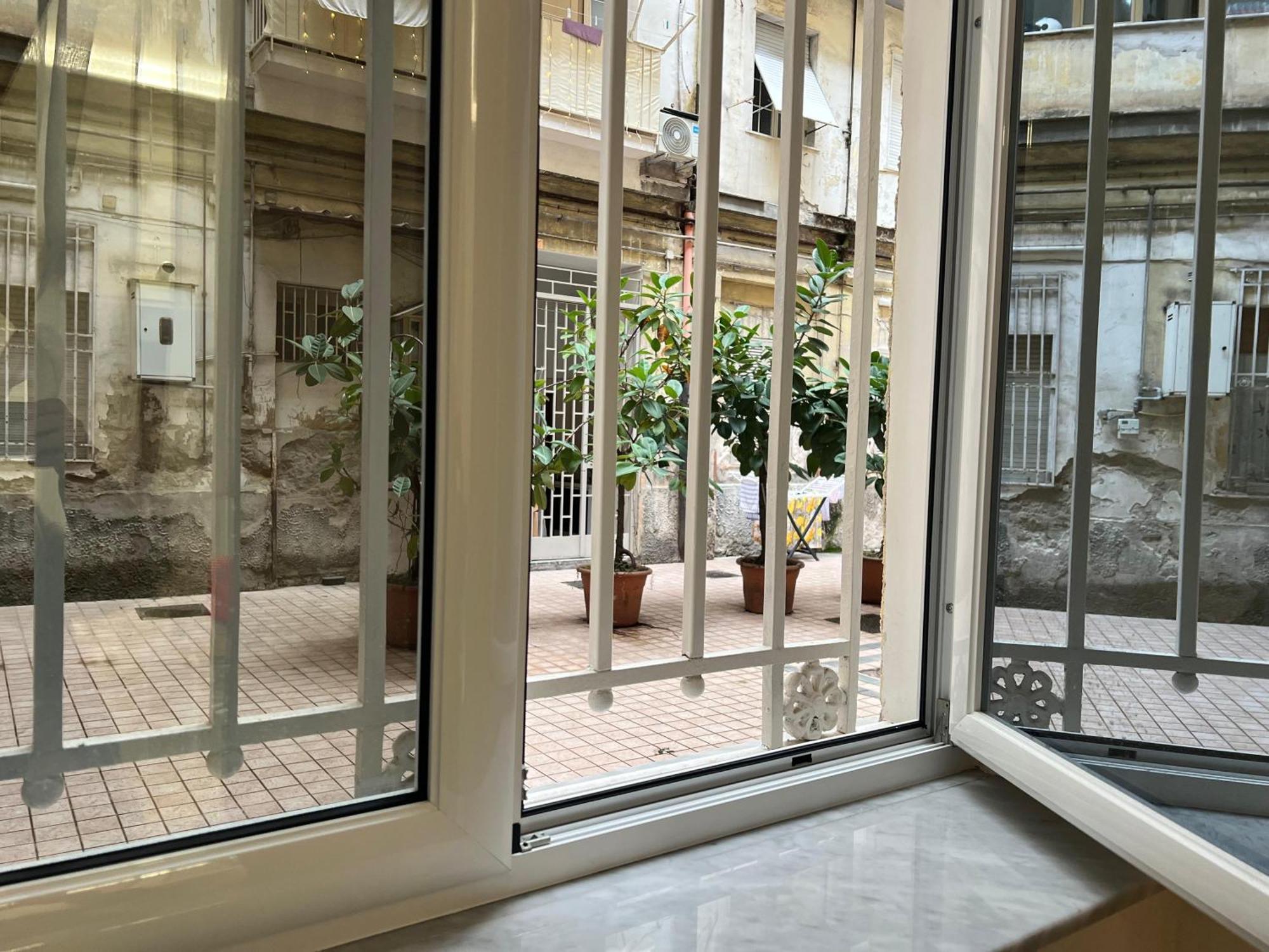 L'Ospite Napoletano Apartment เนเปิลส์ ภายนอก รูปภาพ