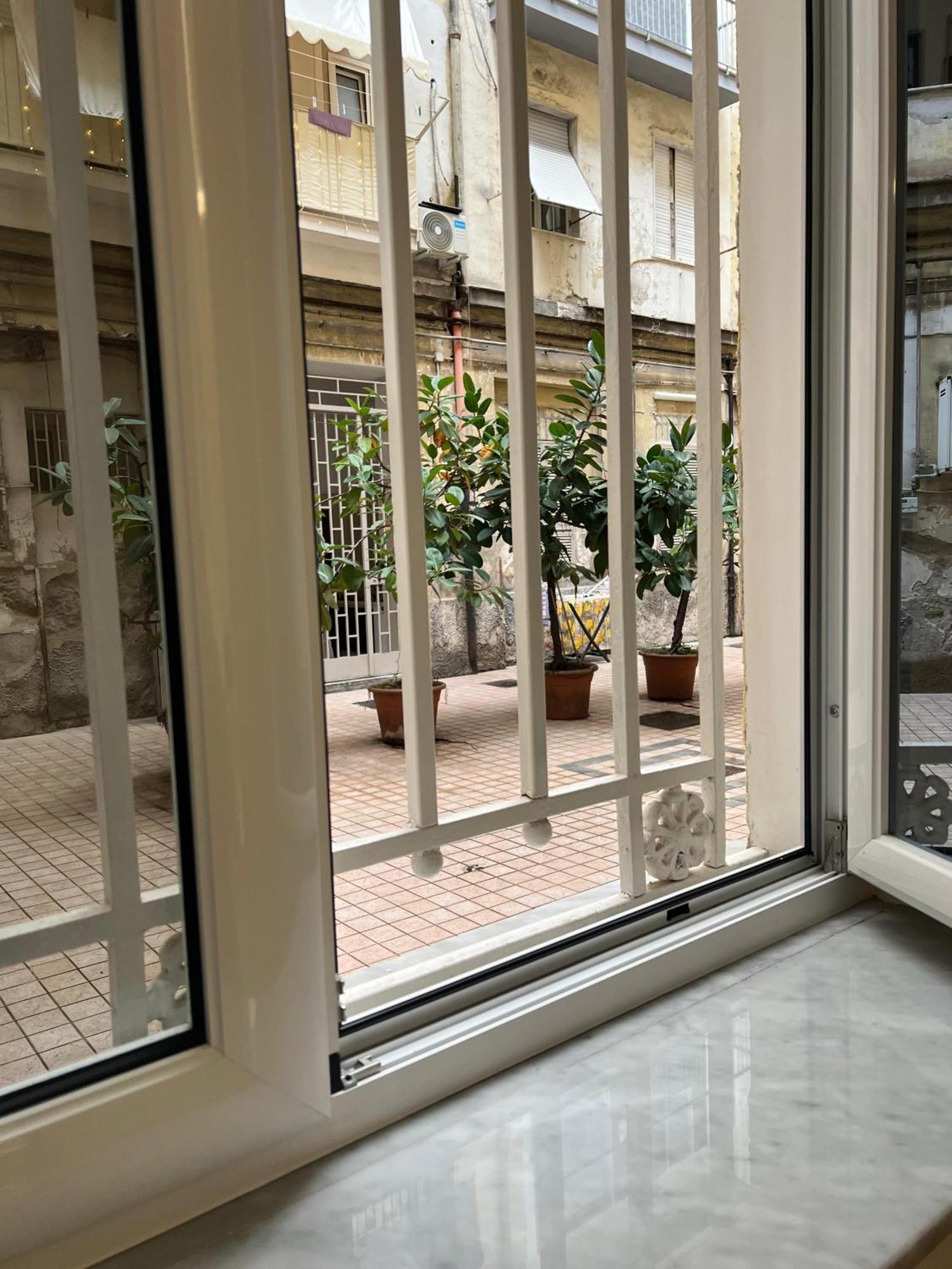 L'Ospite Napoletano Apartment เนเปิลส์ ภายนอก รูปภาพ